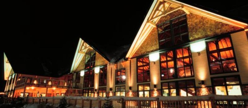 cascade-lodge-night cascade-lodge-night